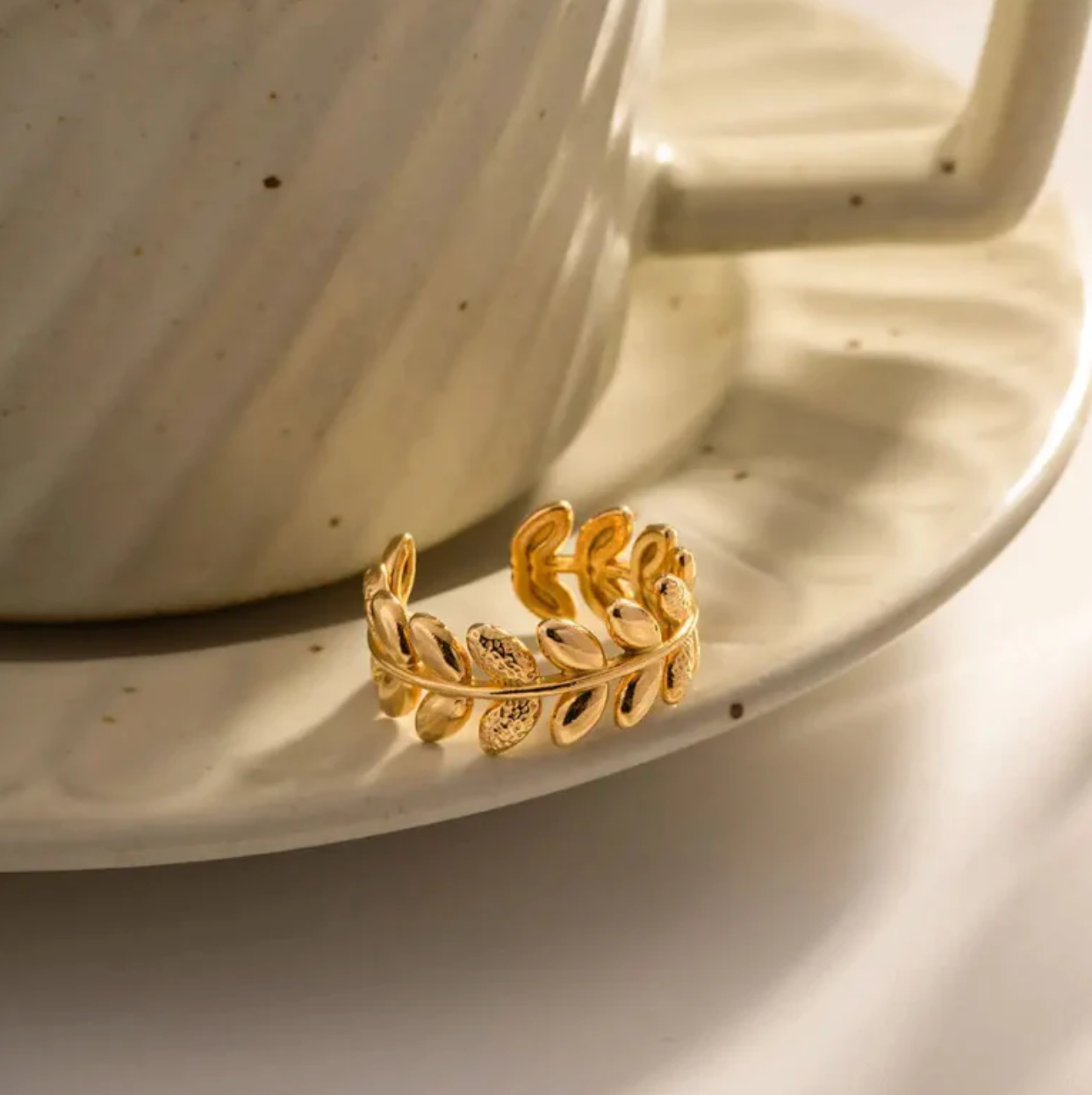 Leaf Rounded Ring image 2