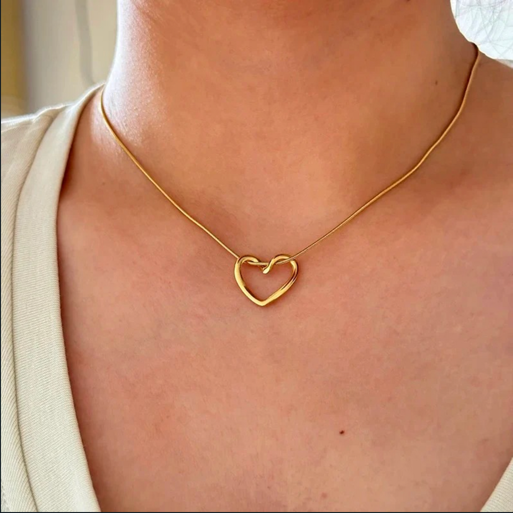 Trendy Heart Hollow Pendant Necklace